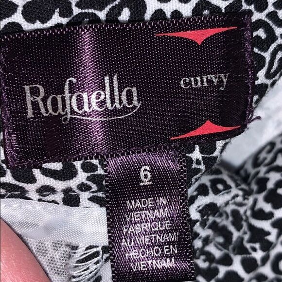 RAFAELLA curvy black white patterned Capri  6 - Picture 5 of 6